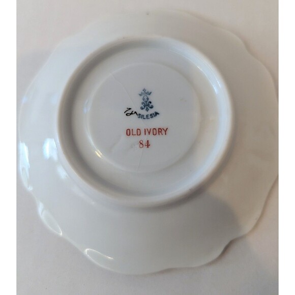 Hermann Ohme Old Ivory Silesia Clairon Cup with Saucer - Picture 10 of 10